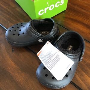 Lined toddler crocs